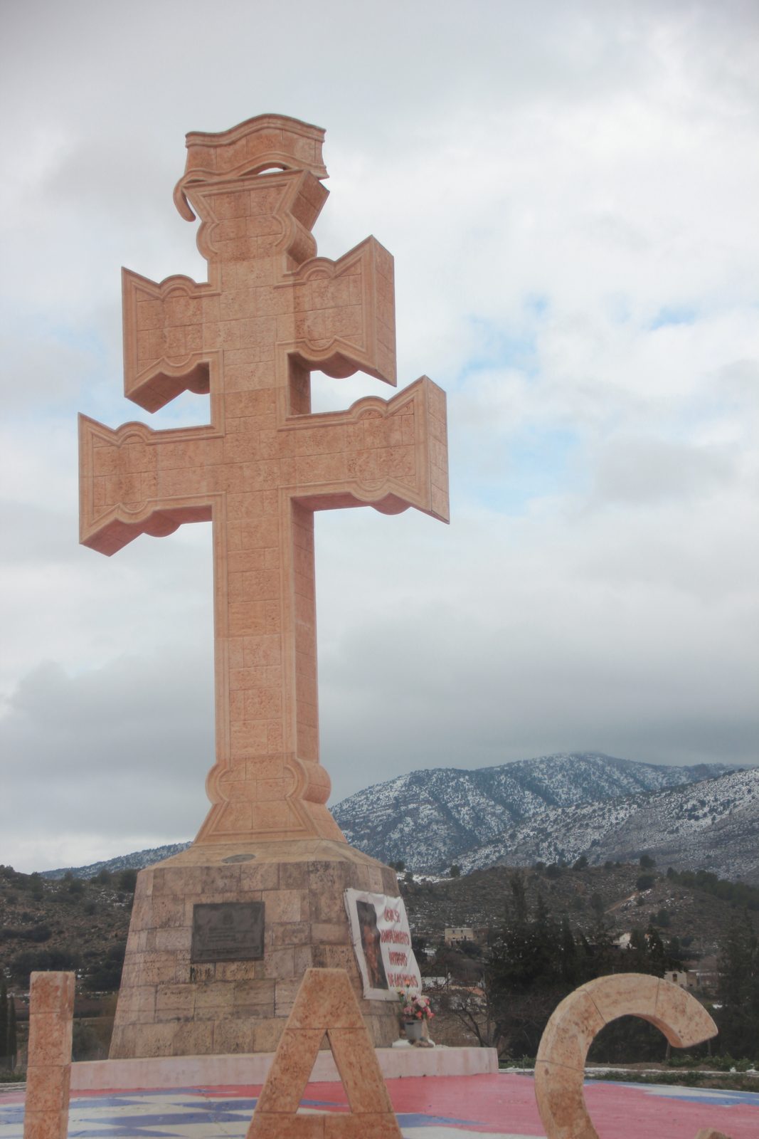 Monumento a la Cruz de Caravaca