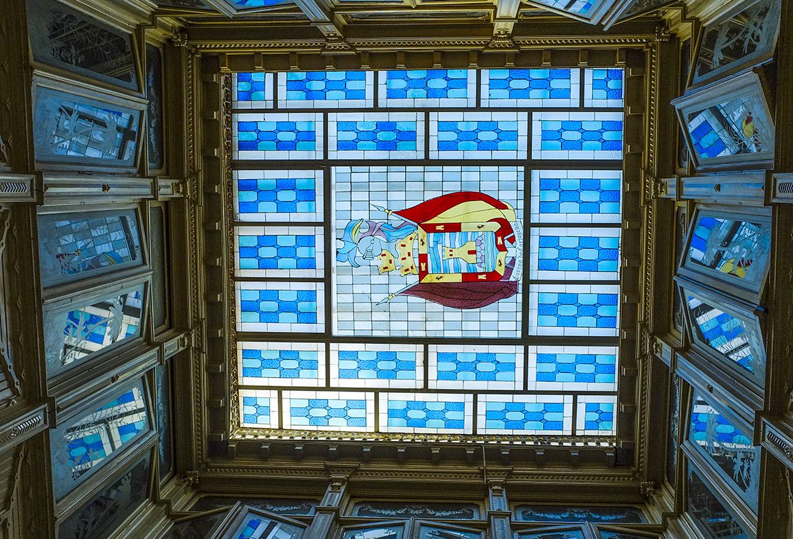 Montera acristalada del patio del Casino de Cartagena