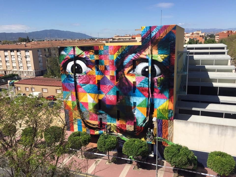 Vista general del mural de Kobra