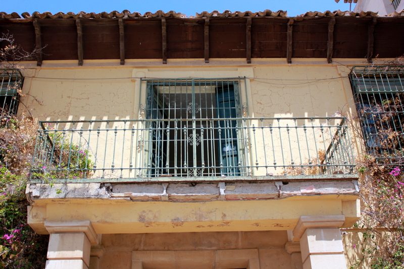 Balcón de la fachada de la casona