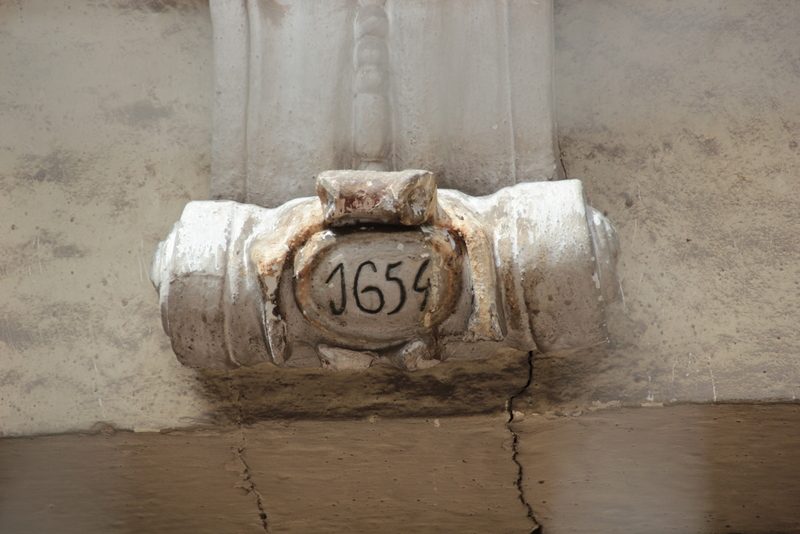 Piedra con la fecha 1654