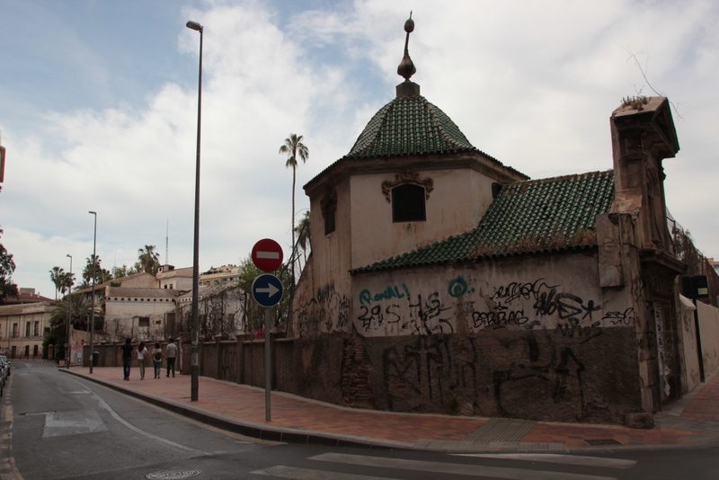 La ermita del Vía Crucis con su cúpula de tejas vidriadas