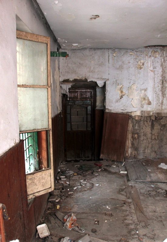 Interior abandonado del edificio