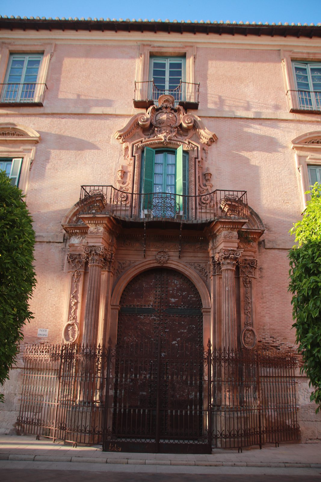 Portada principal del Palacio Episcopal