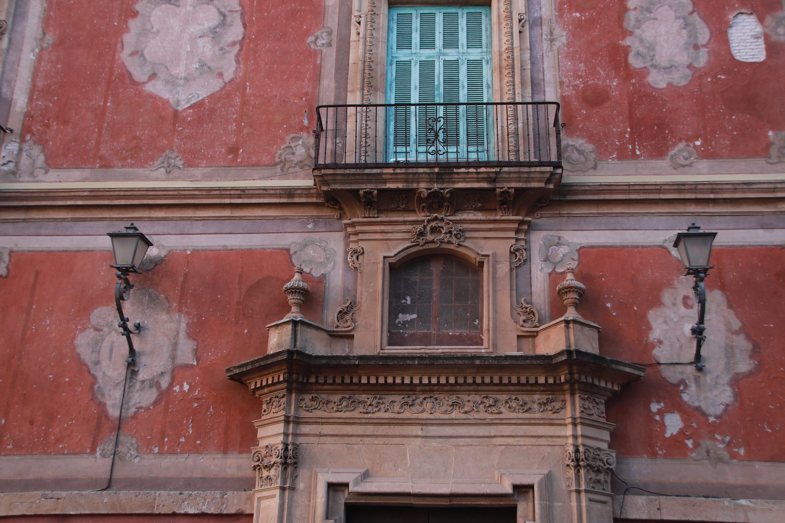 Detalle del trampantojo del Palacio Episcopal